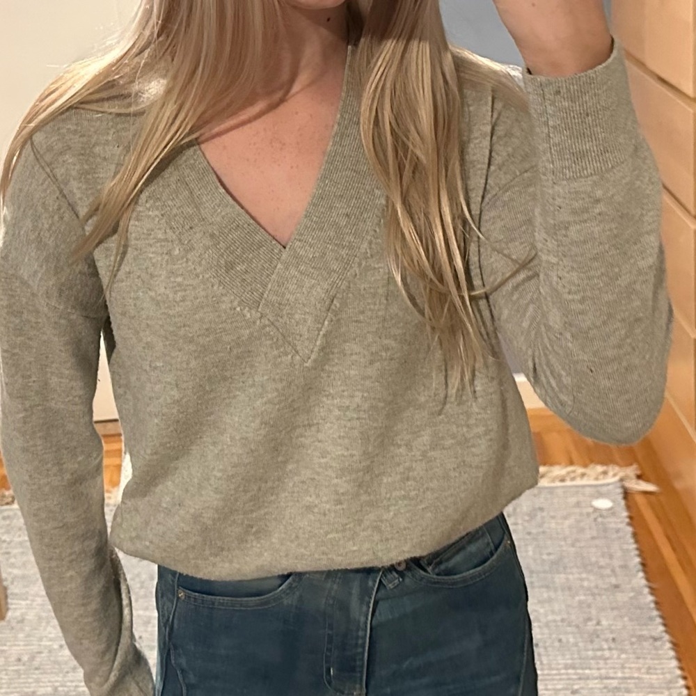 size xs, gap sweater